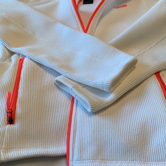 The North Face Women’s Jacket. - Picture 5 of 11